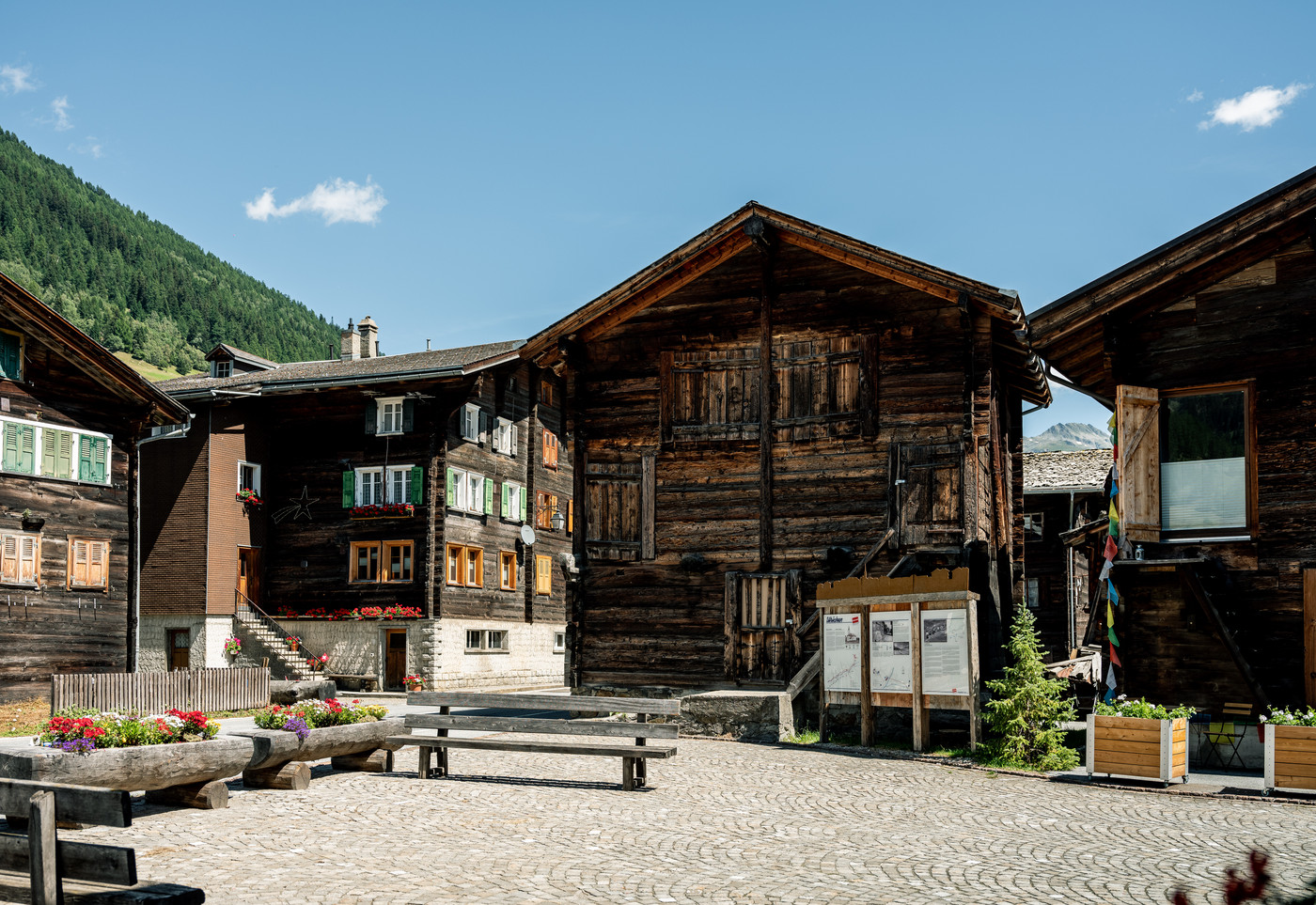 dorf-sommer-ulrichen-goms5