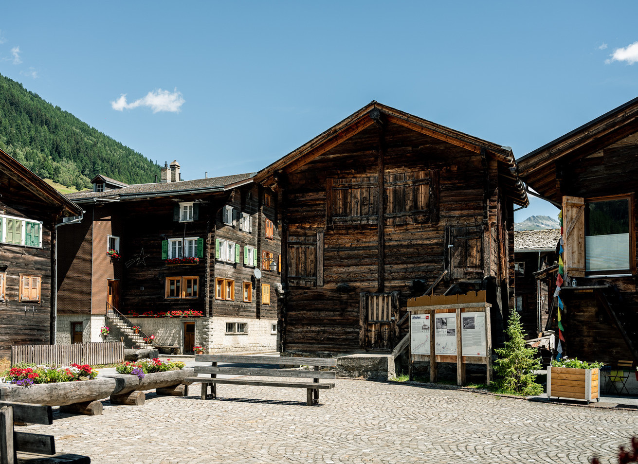 dorf-sommer-ulrichen-goms5